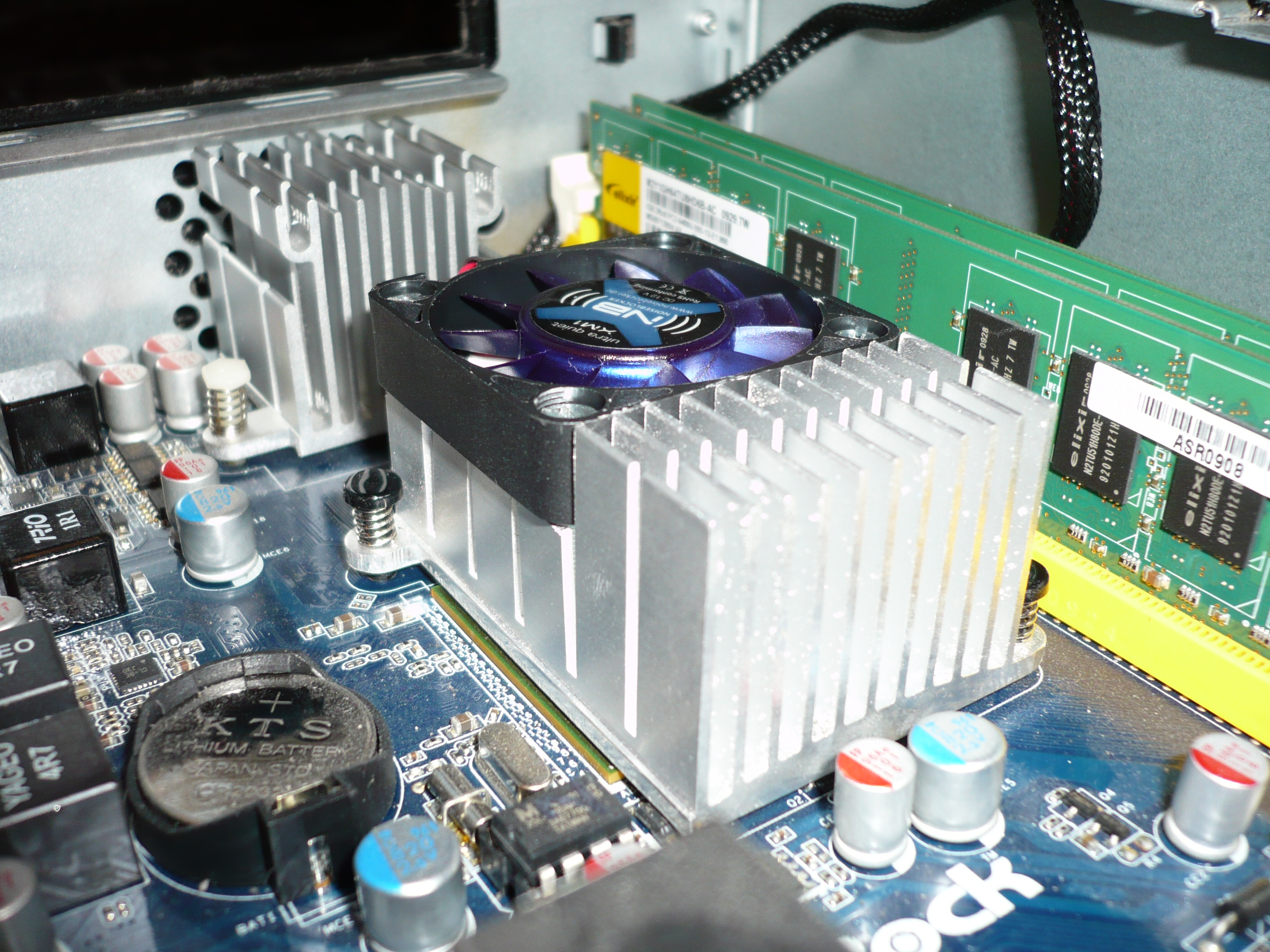 NB-BlackSilentFan 40mm CPU cooler modification.